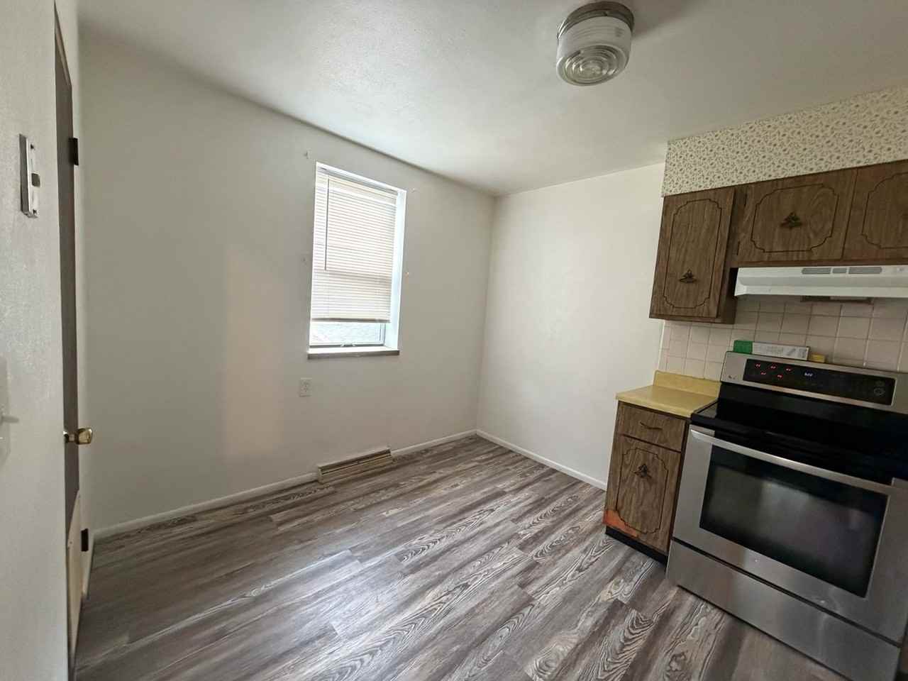 704 S High St - Photo 2 of 14