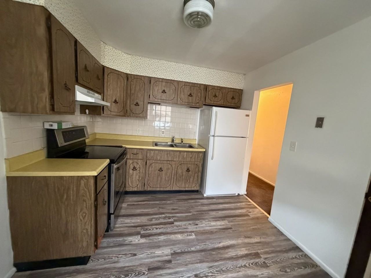 704 S High St - Photo 3 of 14