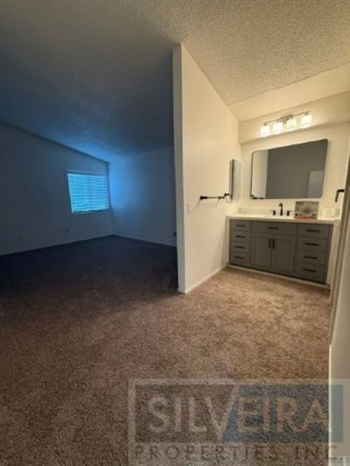 2136 Garden Dr - Photo 4 of 14