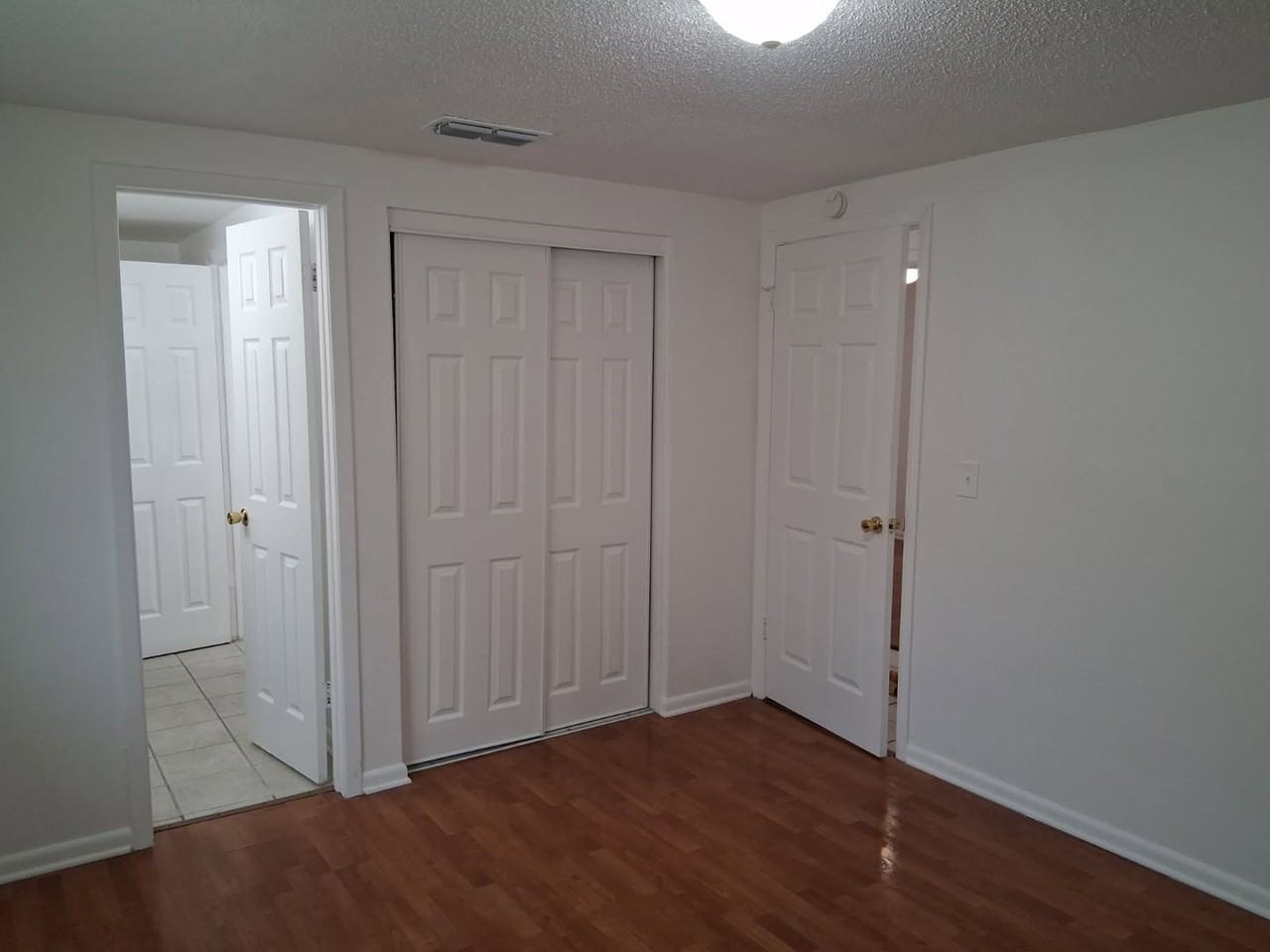 103 Hickory Ln - Photo 6 of 14