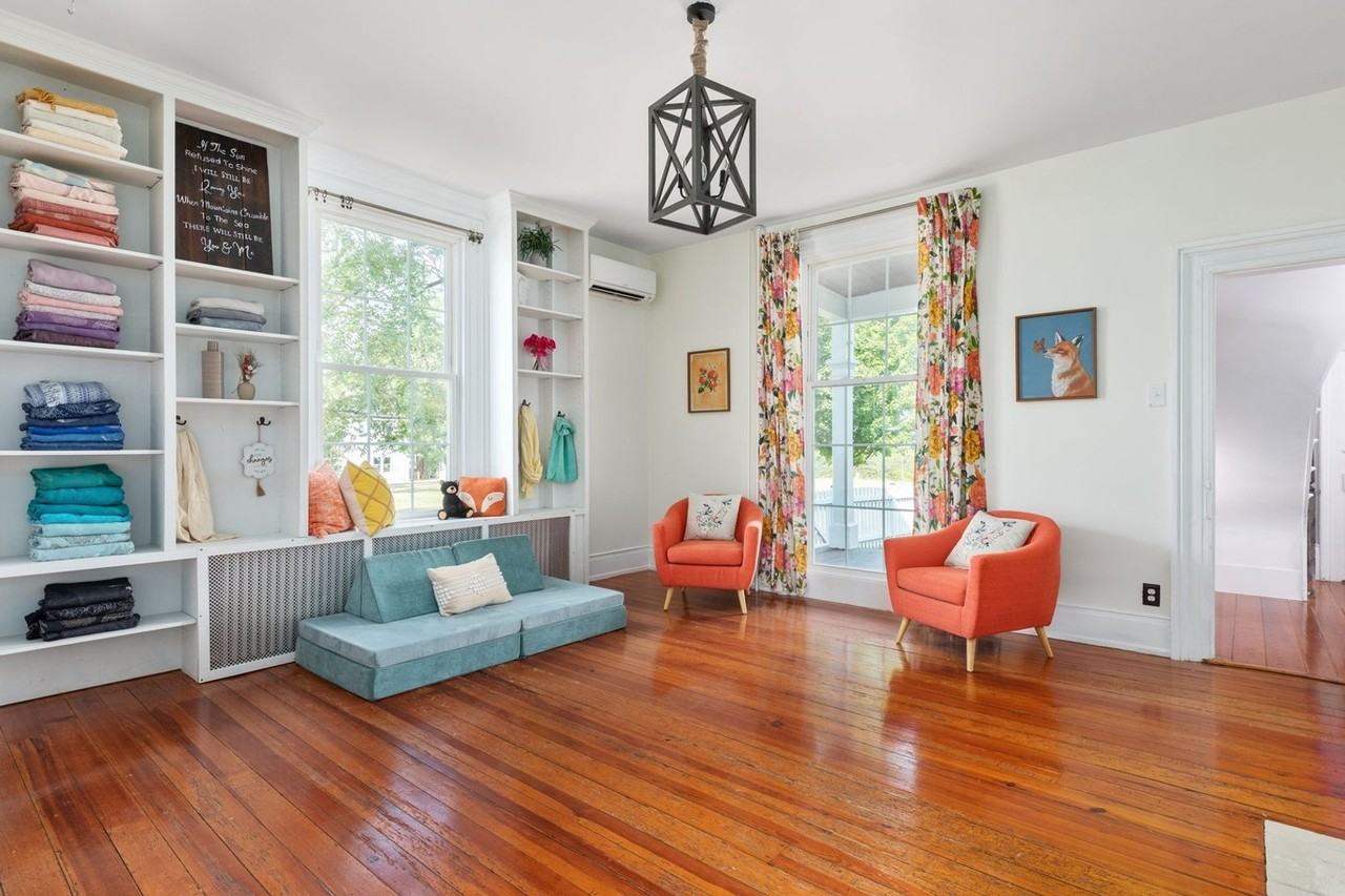 2239 Sixth St - Photo 3 of 29