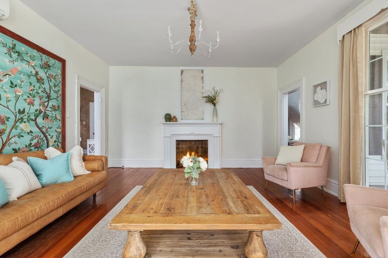 2239 Sixth St - Photo 4 of 29