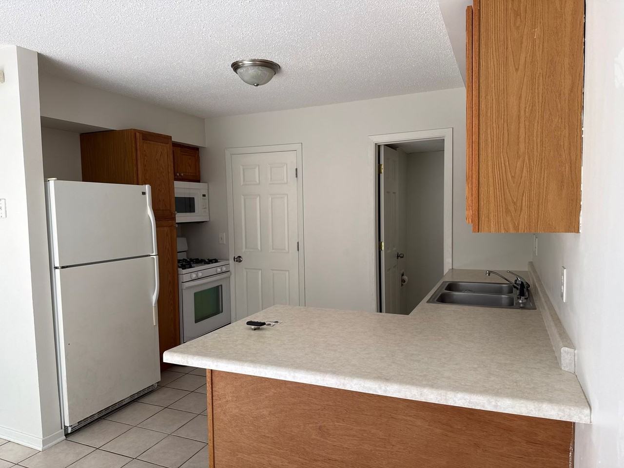 14000 Park Ave - Photo 5 of 20