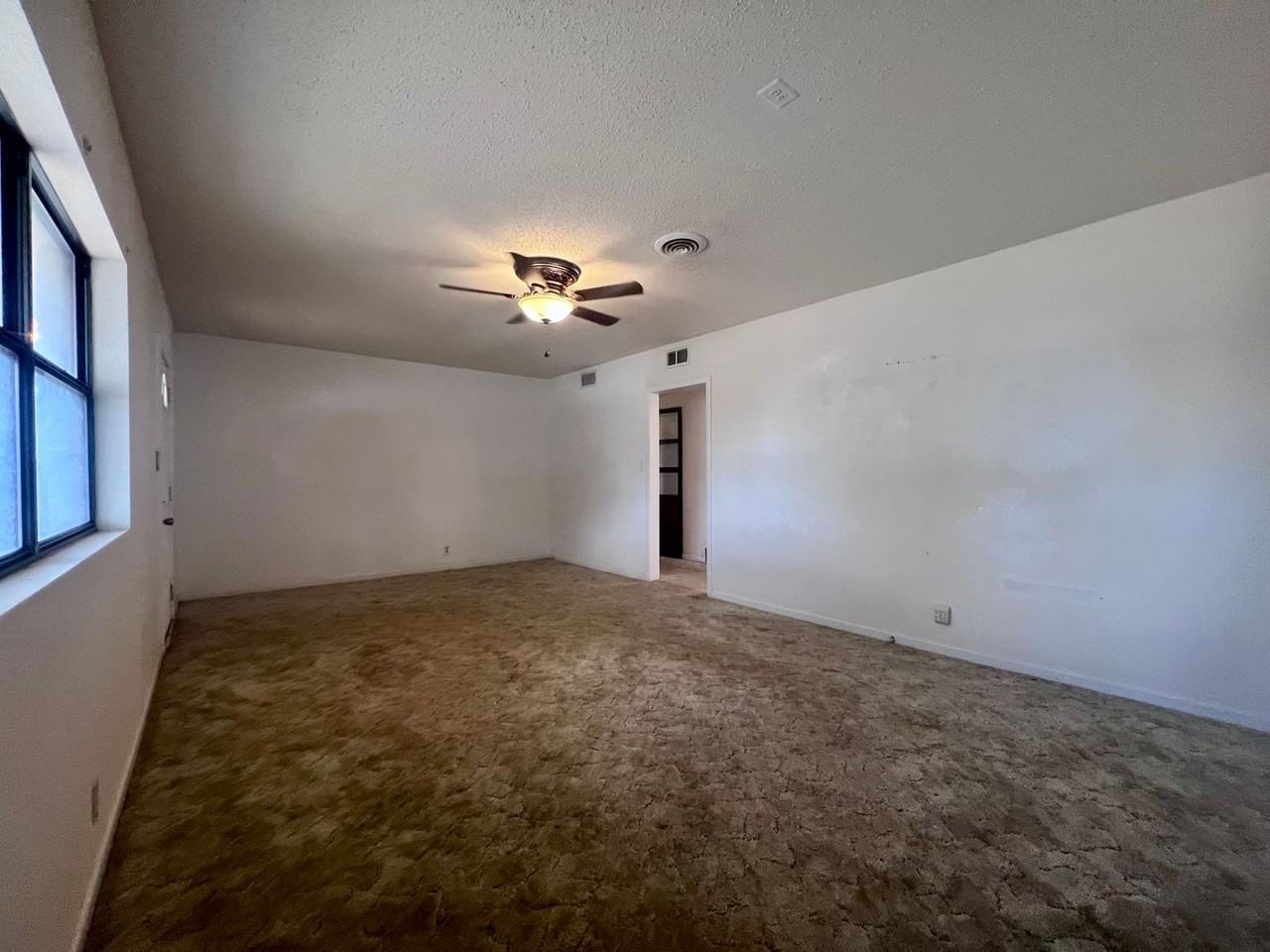 1305 S 11th St - Photo 5 of 22