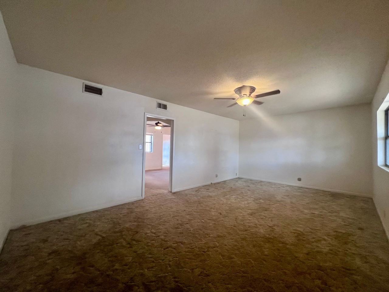 1305 S 11th St - Photo 6 of 22