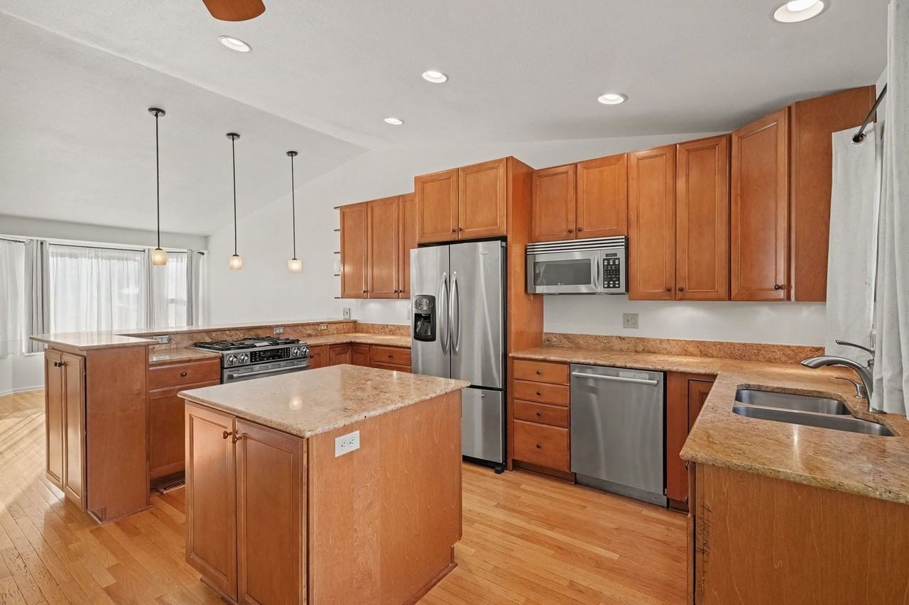 5589 S Youngfield Way - Photo 4 of 24