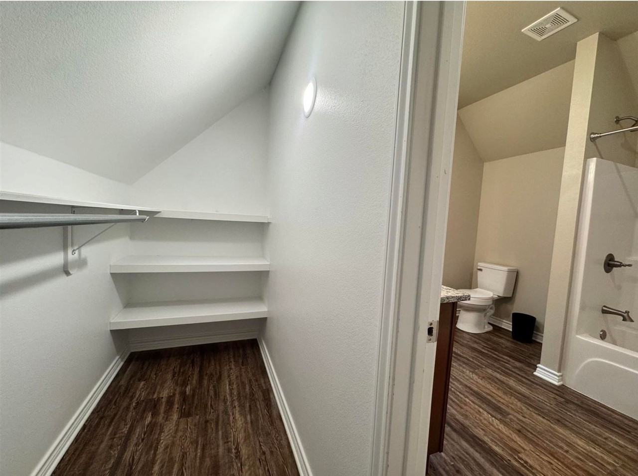 305 Maple Ave - Photo 3 of 17