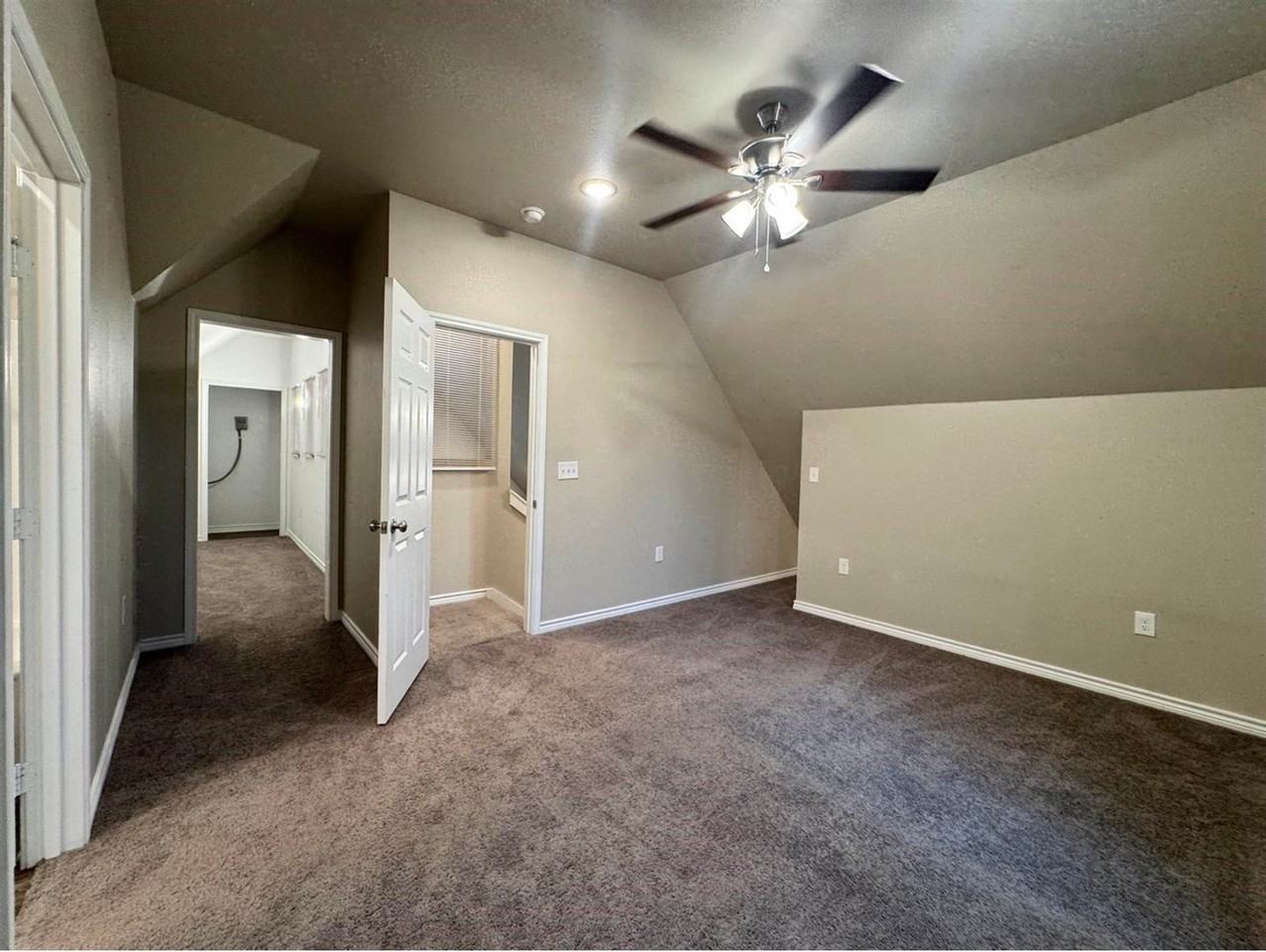 305 Maple Ave - Photo 6 of 17