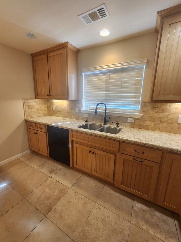 640 Camino Caballo - Photo 4 of 17