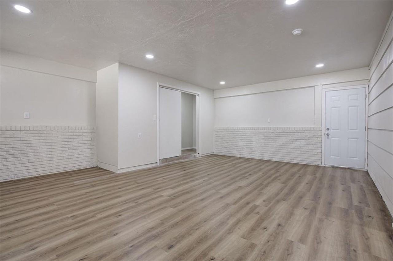 2741 Sw 60th St - Photo 3 of 26