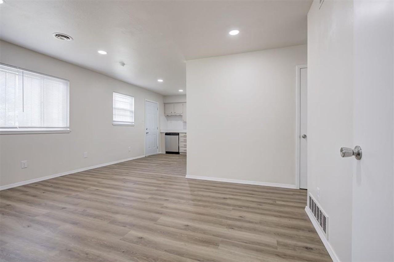 2741 Sw 60th St - Photo 7 of 26