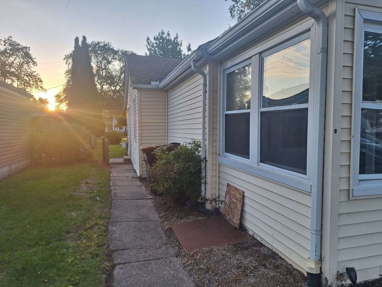 27509 Bohnhoff St - Photo 3 of 20