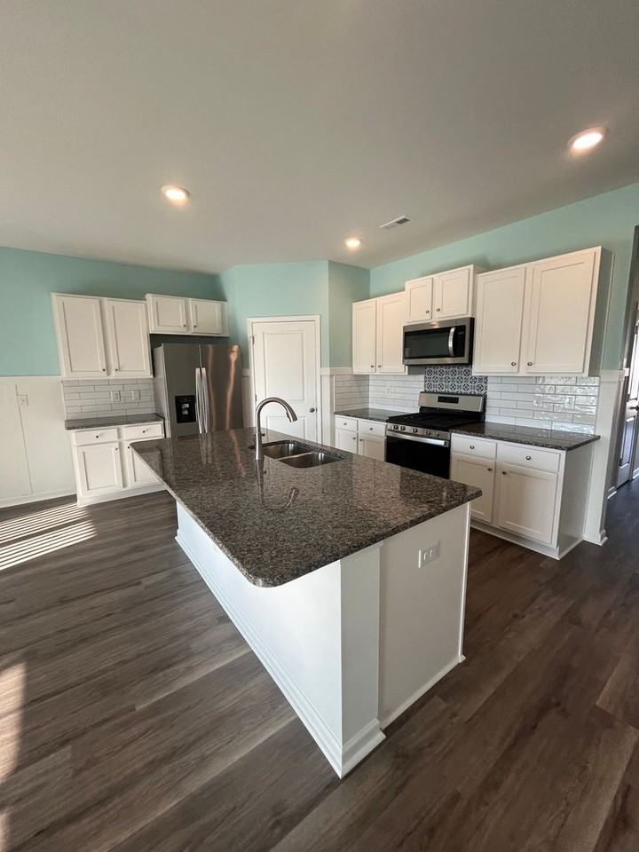 2521 Sandy Banks Ln - Photo 7 of 39