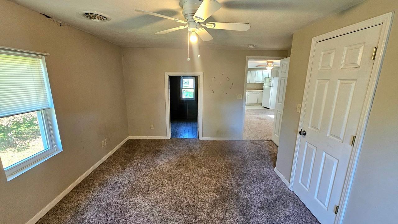 189 Markey St #B - Photo 4 of 11