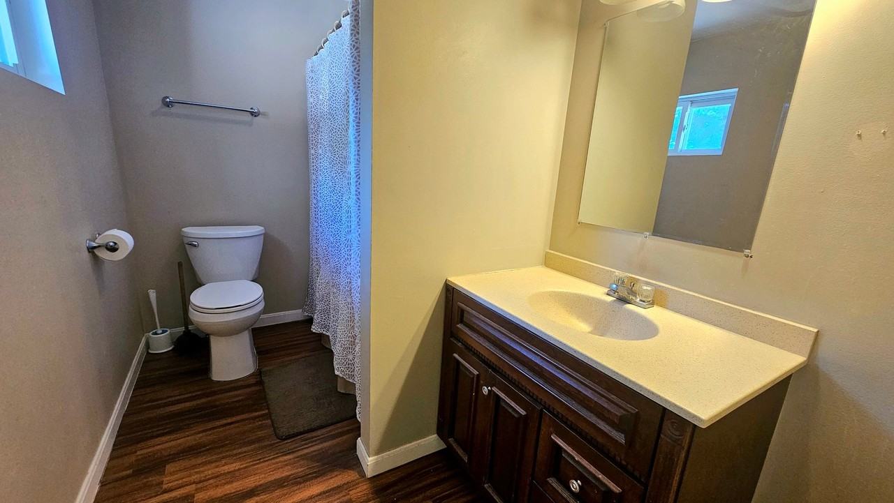 189 Markey St #B - Photo 6 of 11