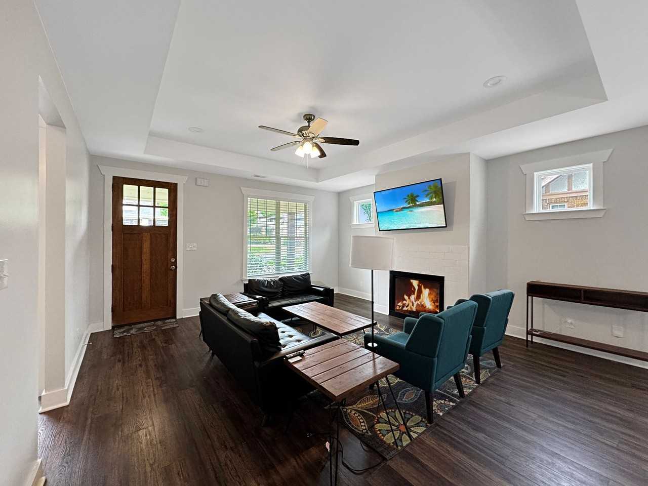 1805 Glenview Ave - Photo 4 of 31