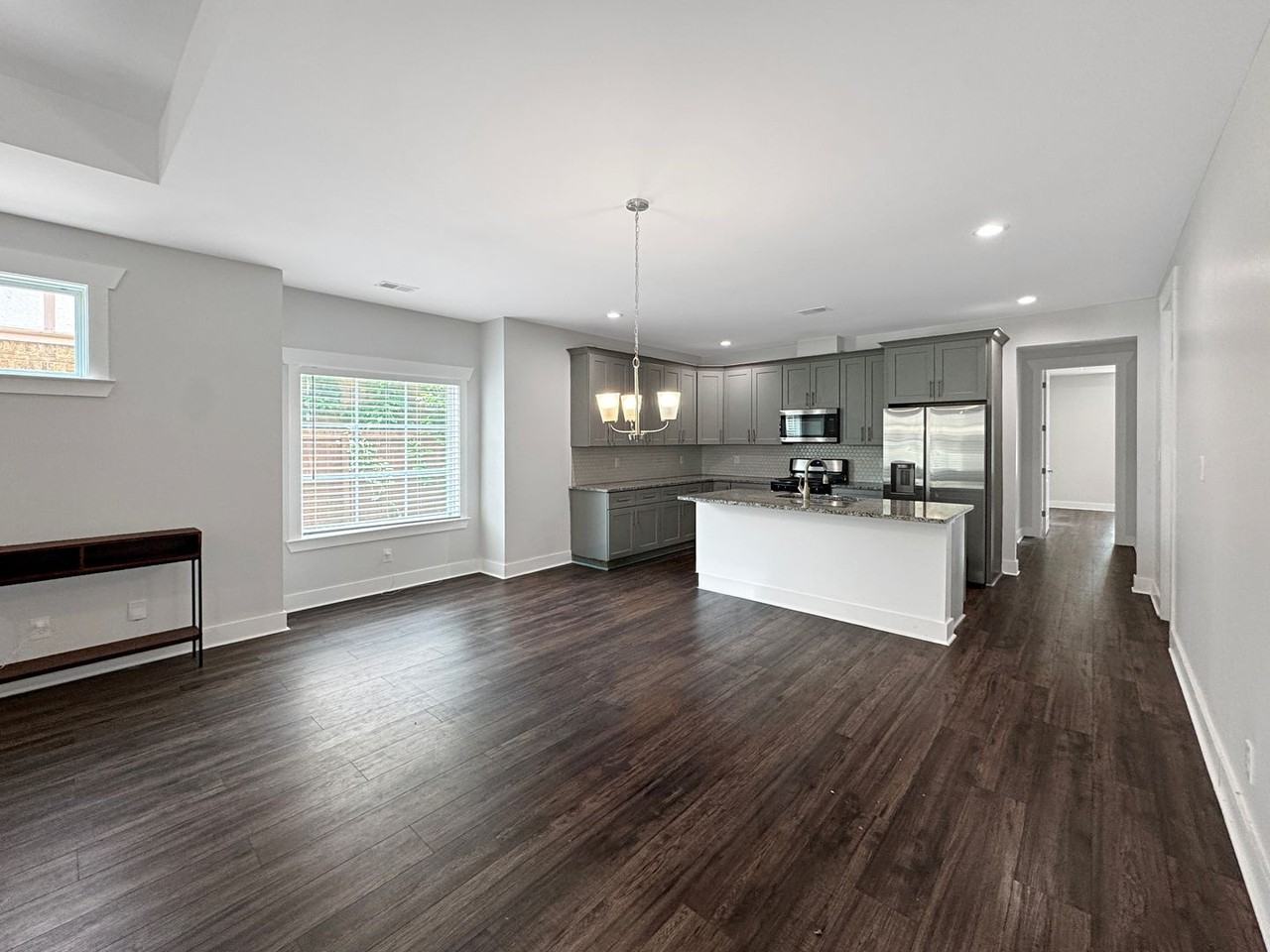 1805 Glenview Ave - Photo 6 of 31