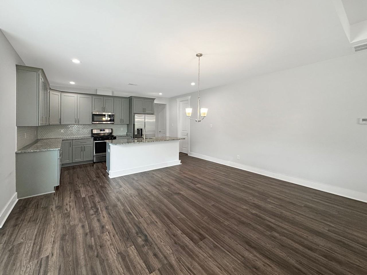 1805 Glenview Ave - Photo 7 of 31