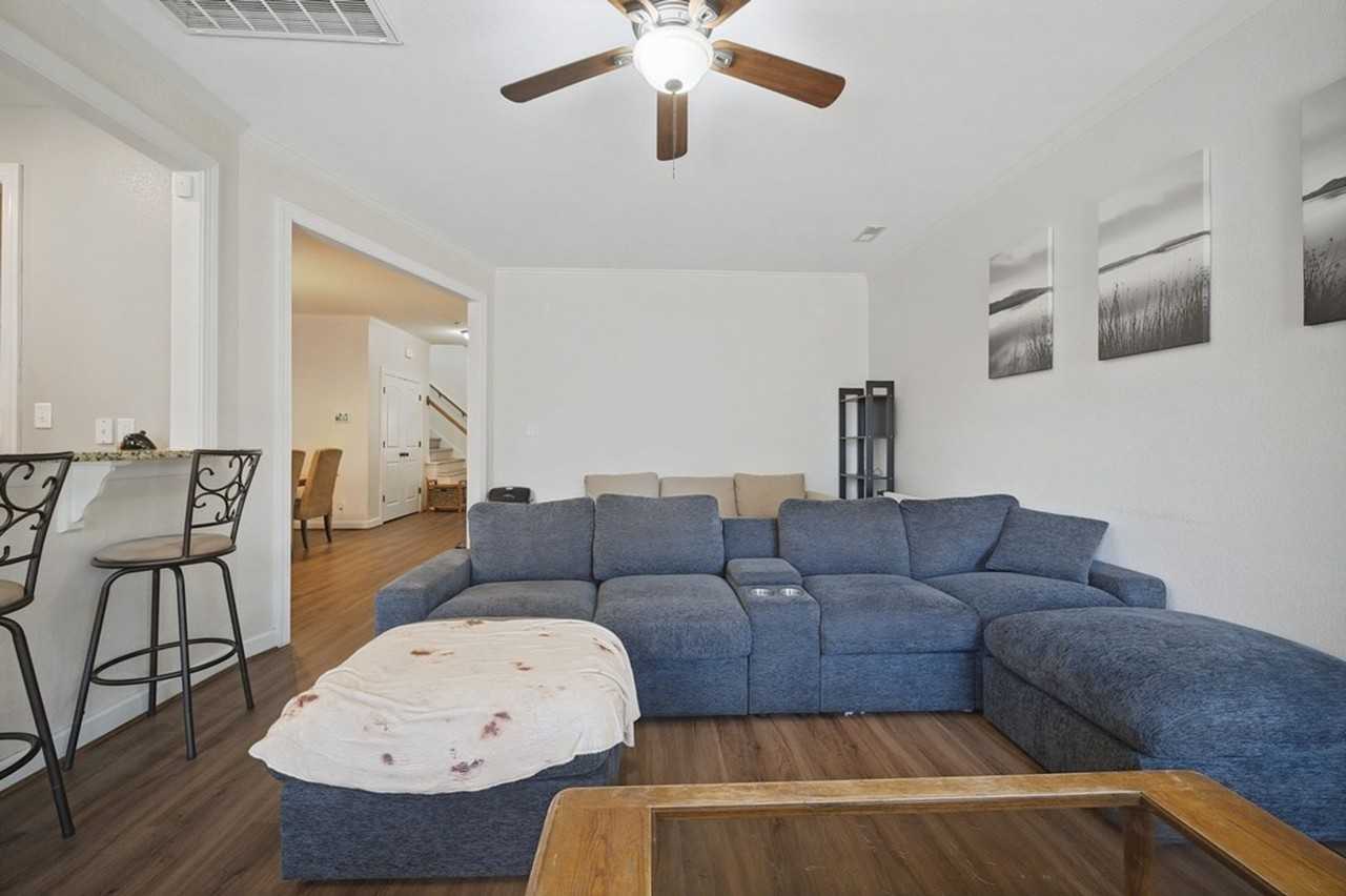 4417 King St - Photo 3 of 14