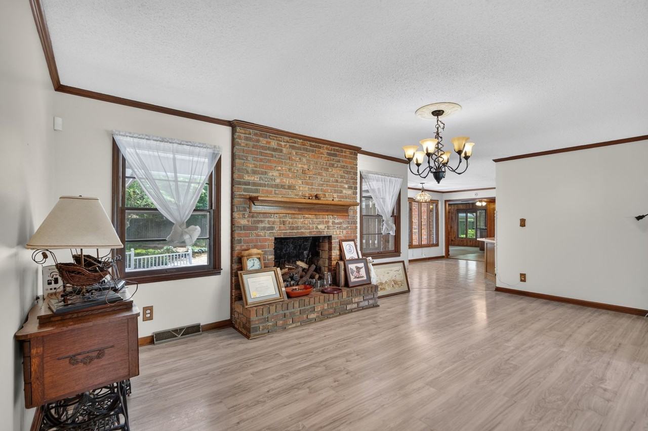 109 Rollingwood Cir Nw - Photo 4 of 27