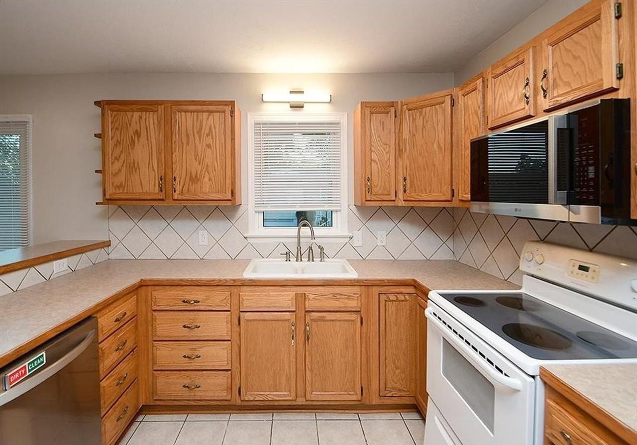 711 5th Ave - Photo 3 of 18
