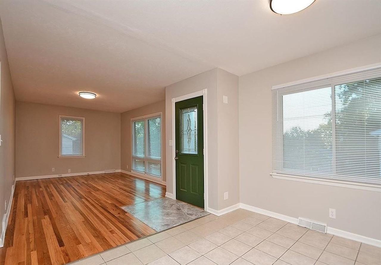 711 5th Ave - Photo 4 of 18