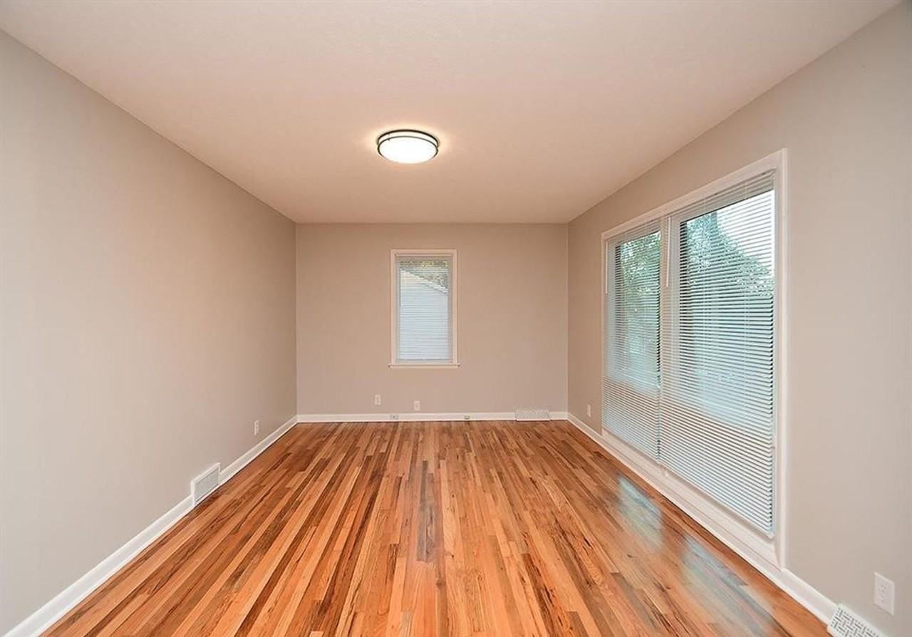 711 5th Ave - Photo 5 of 18
