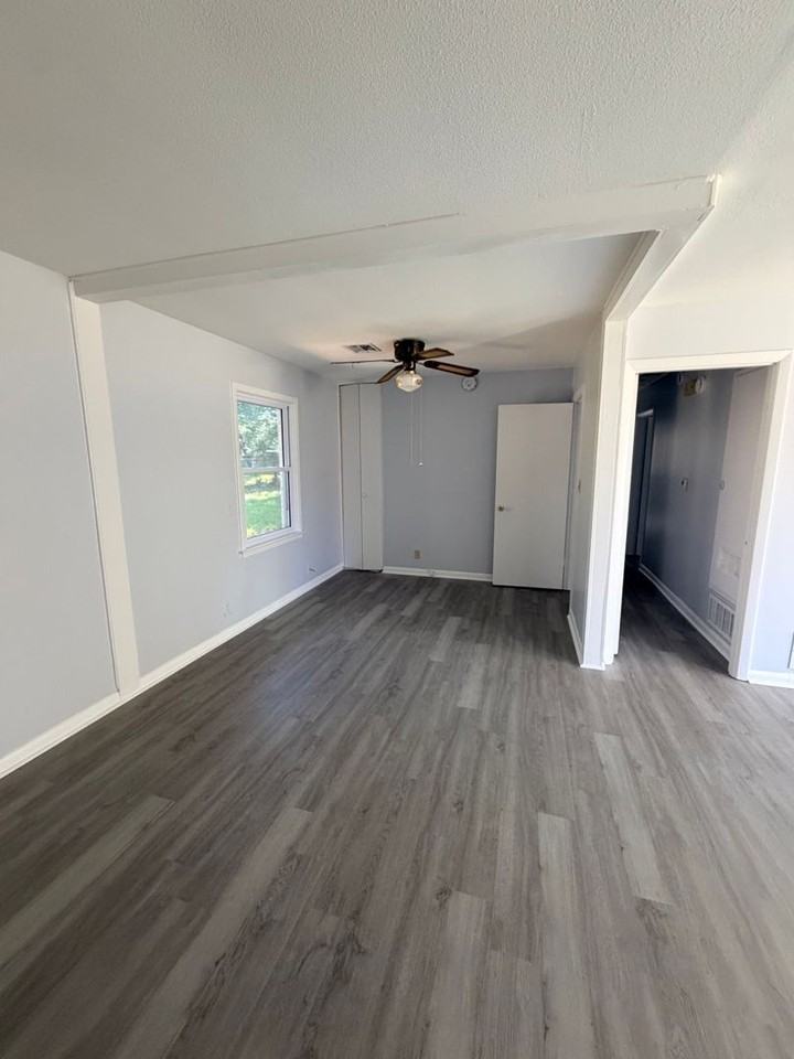 1441 Flamingo Ln - Photo 4 of 15
