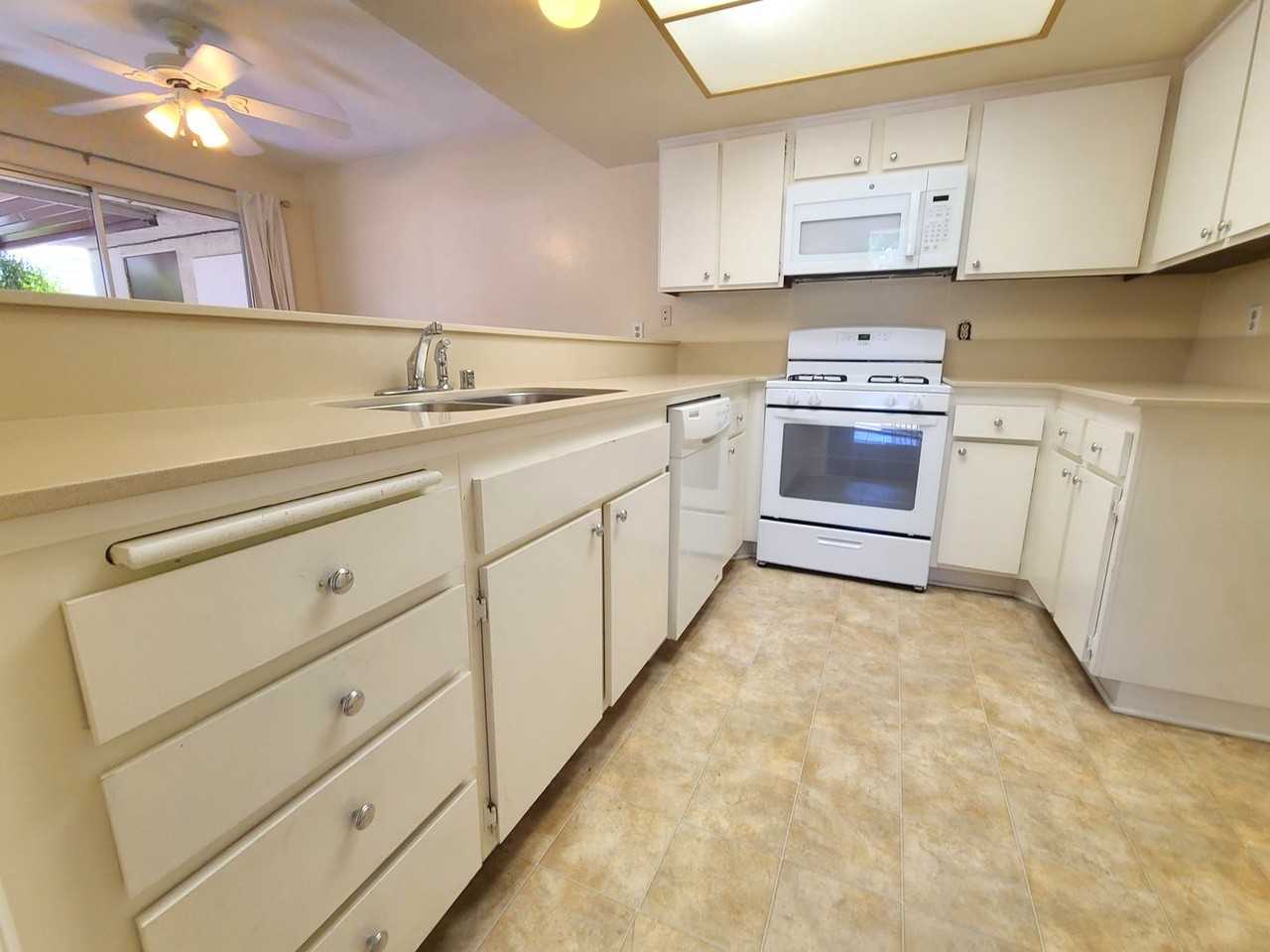 832 Ardmore Cir - Photo 6 of 20