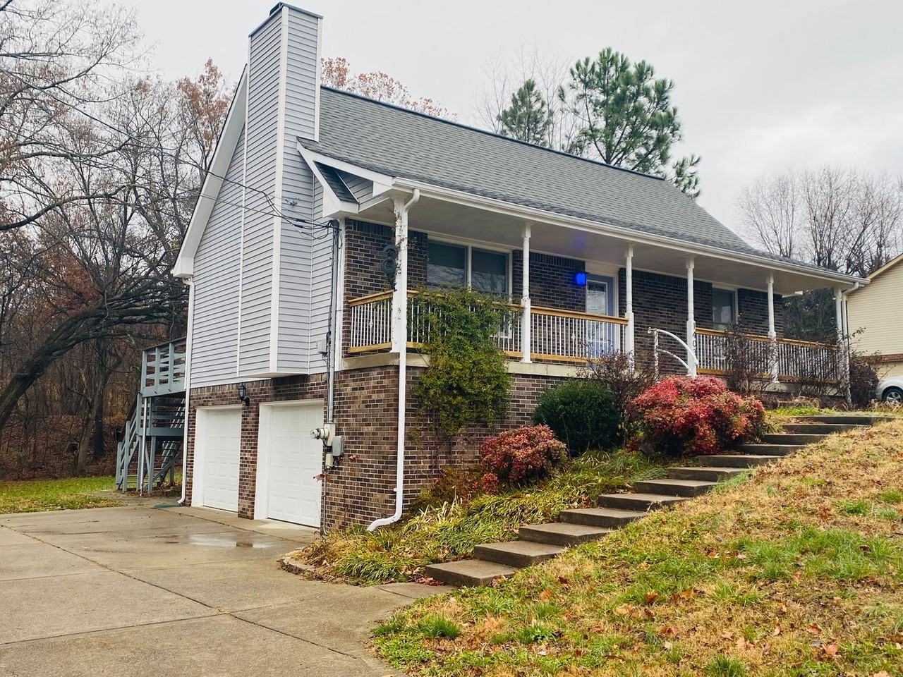1403 Mcclardy Rd - Photo 4 of 35