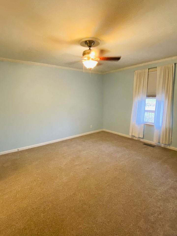 1403 Mcclardy Rd - Photo 6 of 35