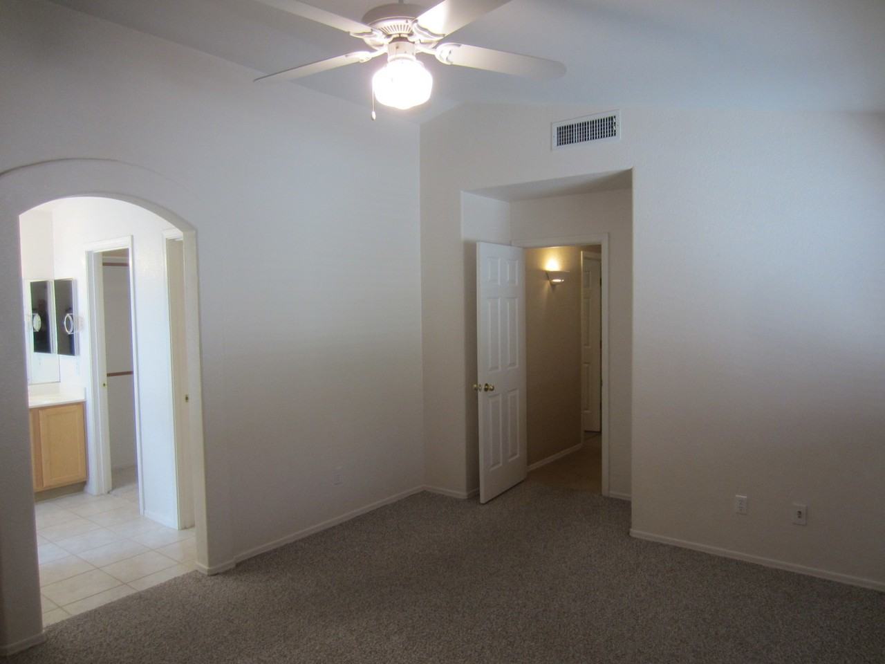 8211 S Placita Juan Tabo - Photo 7 of 12