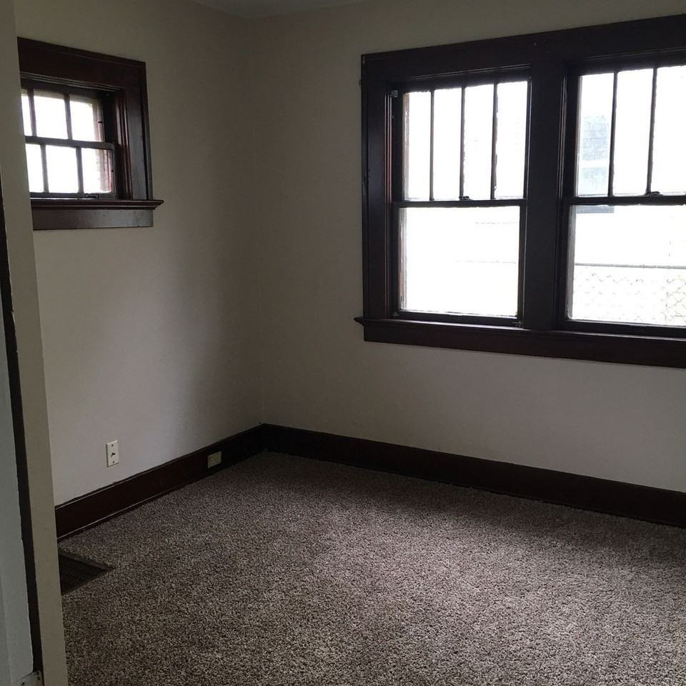 3222 Winter St - Photo 2 of 10