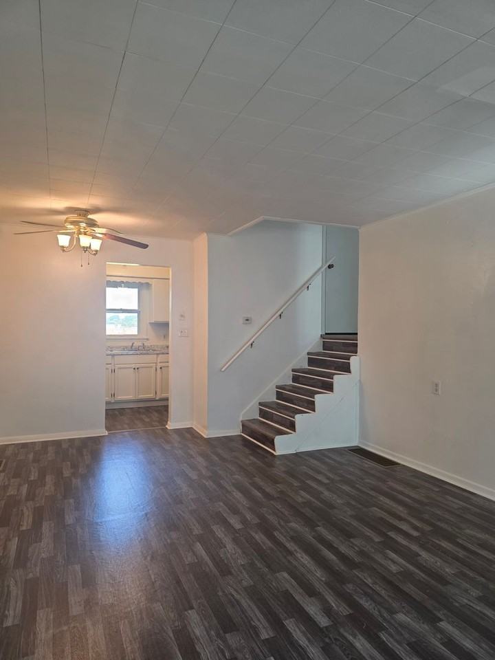 20270 Oak St - Photo 3 of 22