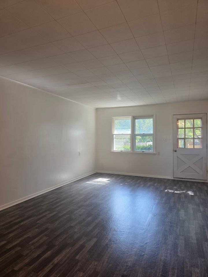 20270 Oak St - Photo 4 of 22
