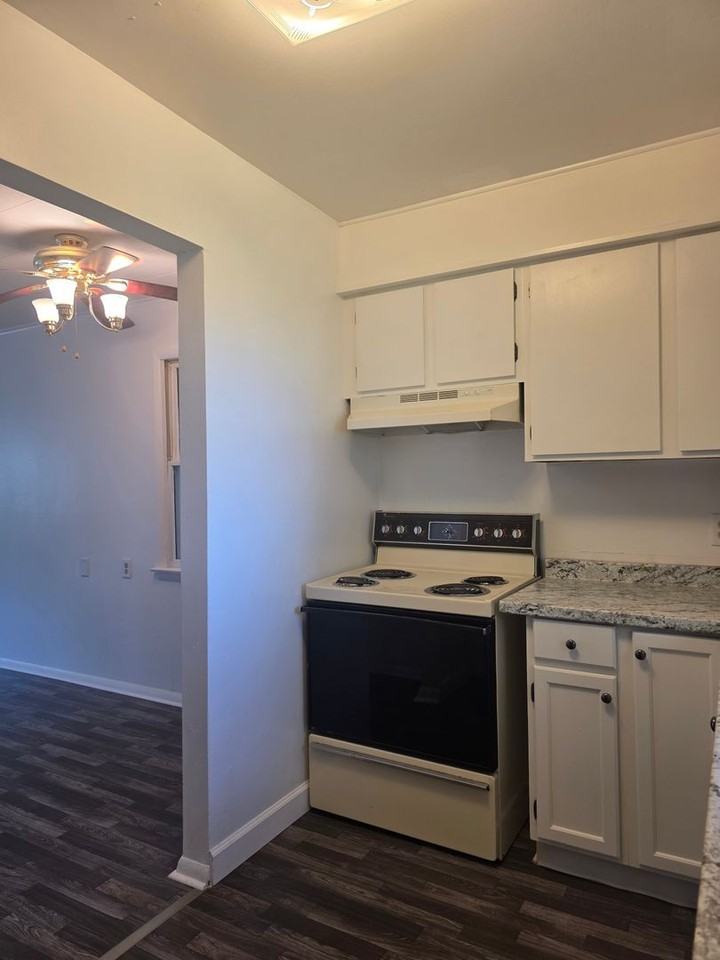 20270 Oak St - Photo 7 of 22