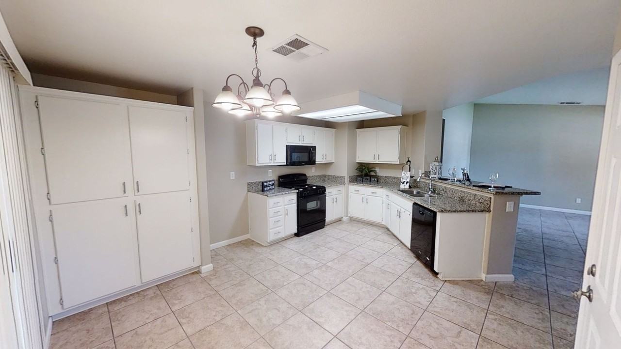 604 Marlboro Way - Photo 7 of 19