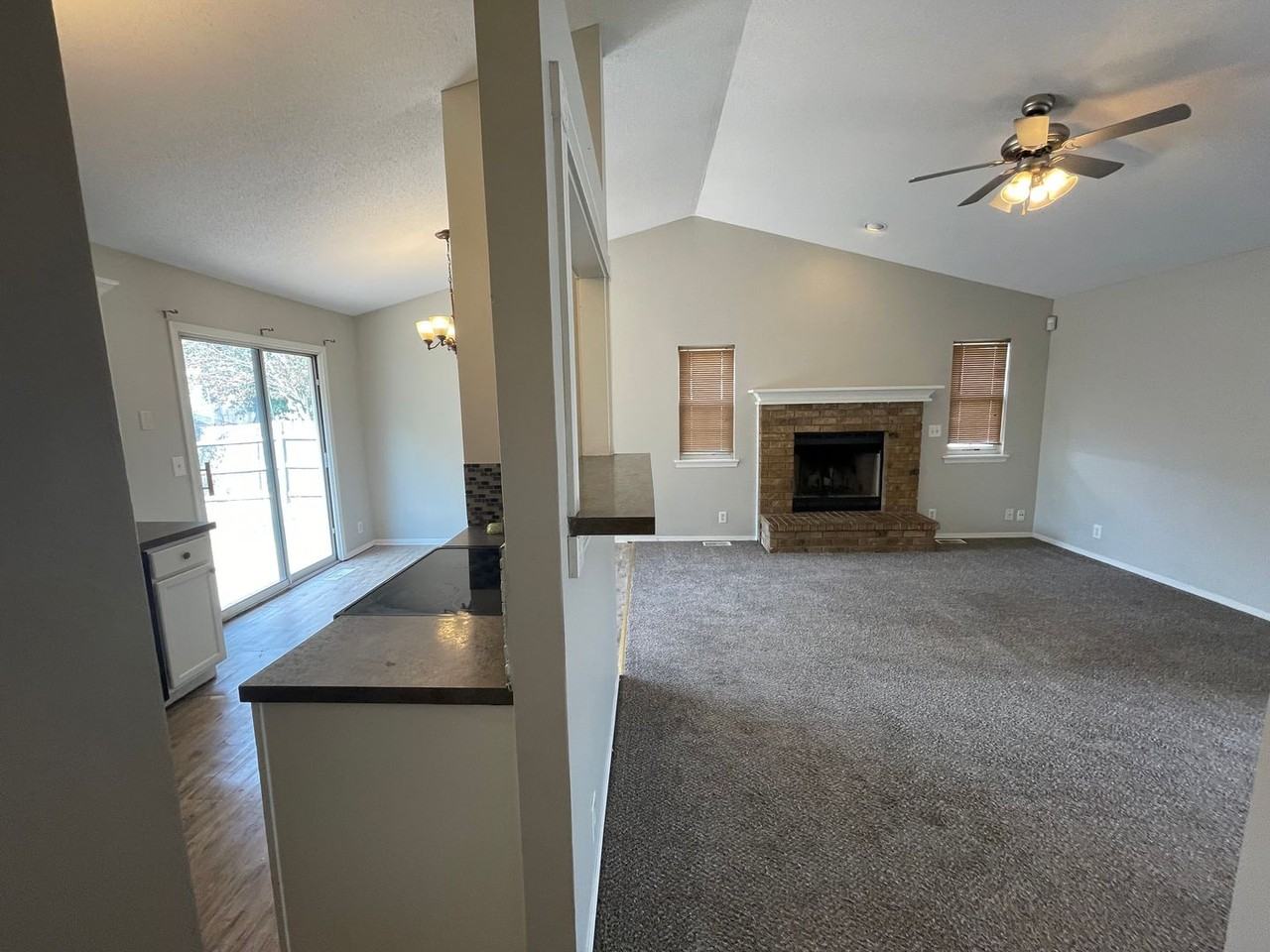 10866 W Dora Ct - Photo 4 of 31