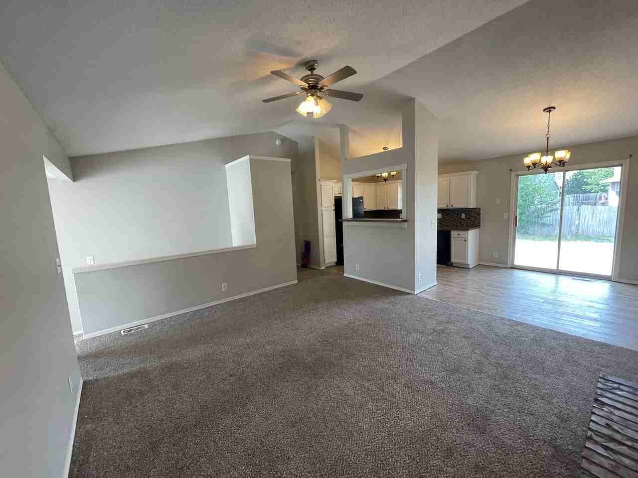 10866 W Dora Ct - Photo 5 of 31