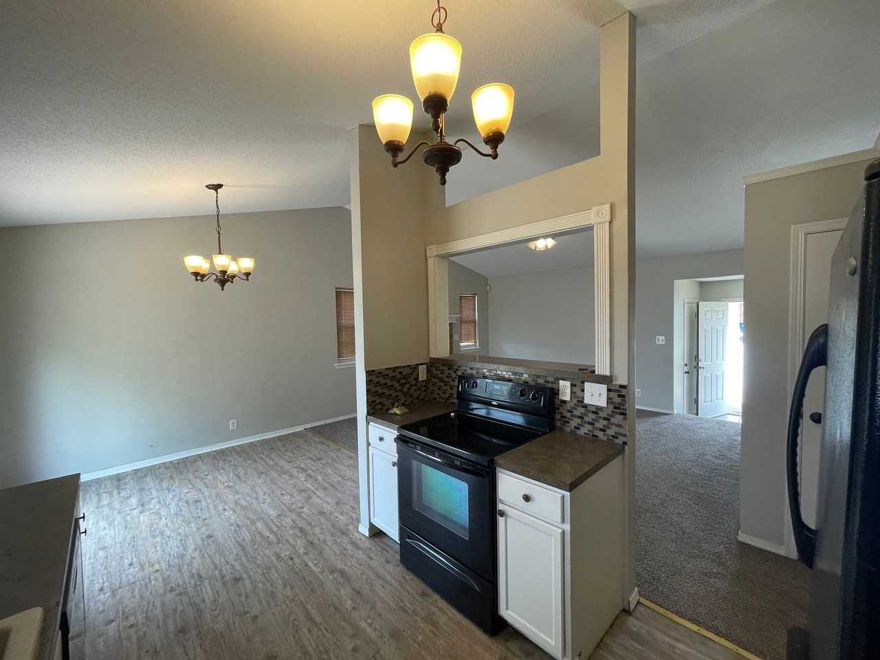 10866 W Dora Ct - Photo 7 of 31
