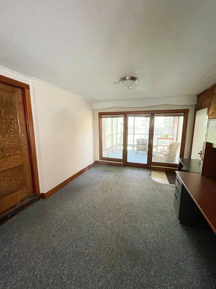 134 Lake St - Photo 3 of 13