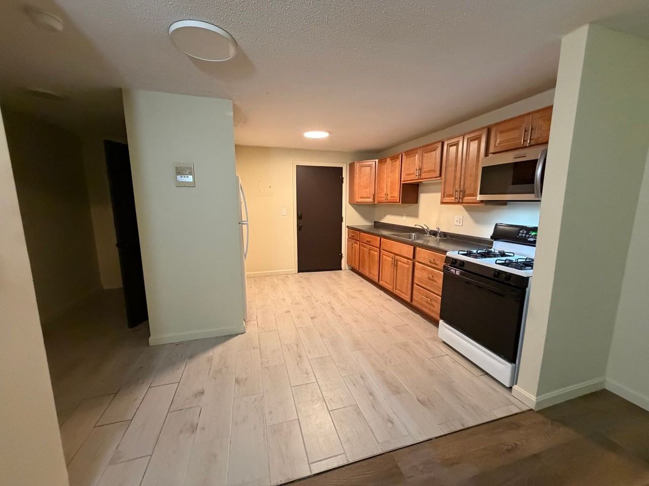 81 Fisherville Road - Photo 2 of 20