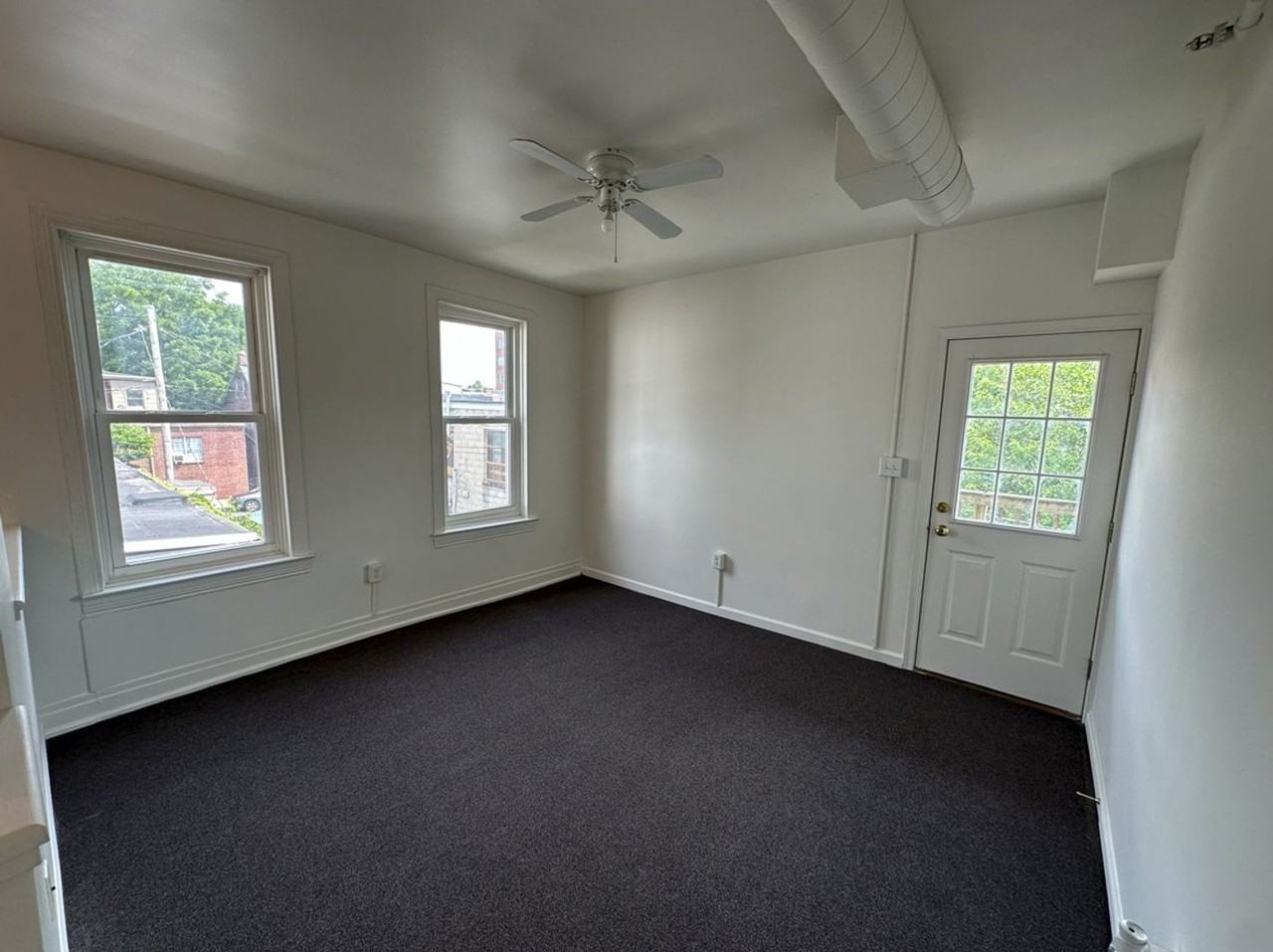 47 N Newberry St - Photo 4 of 9