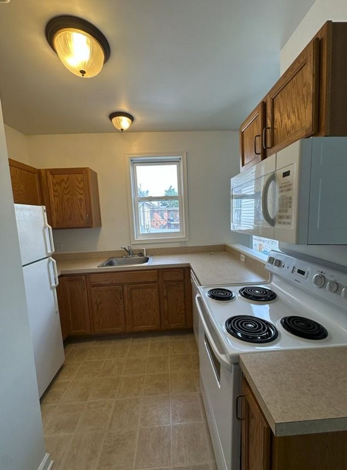 47 N Newberry St - Photo 6 of 9