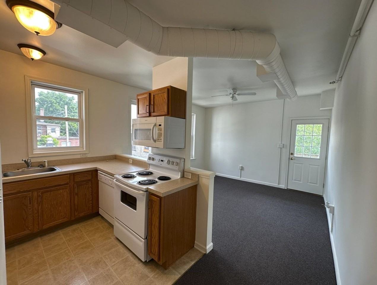 47 N Newberry St - Photo 7 of 9