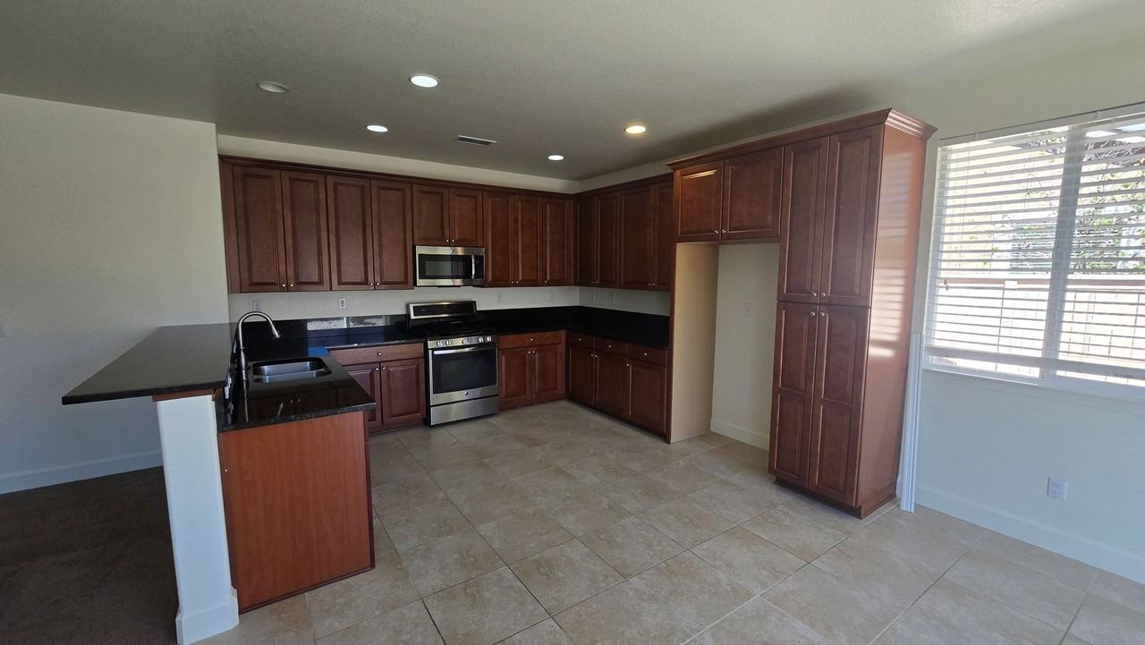 10628 Foxberry Park Dr - Photo 6 of 31