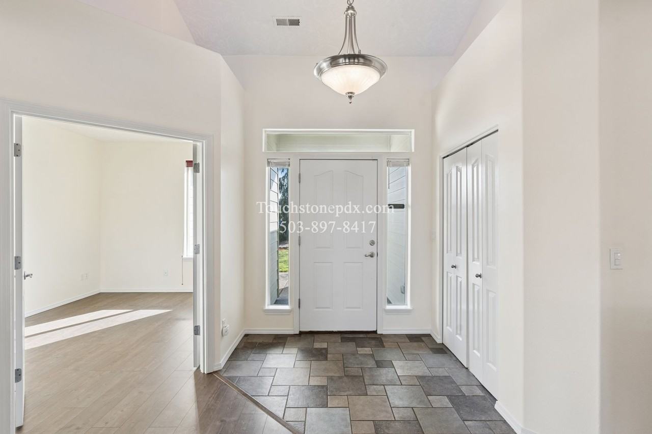 1425 Mt View Ln - Photo 6 of 38