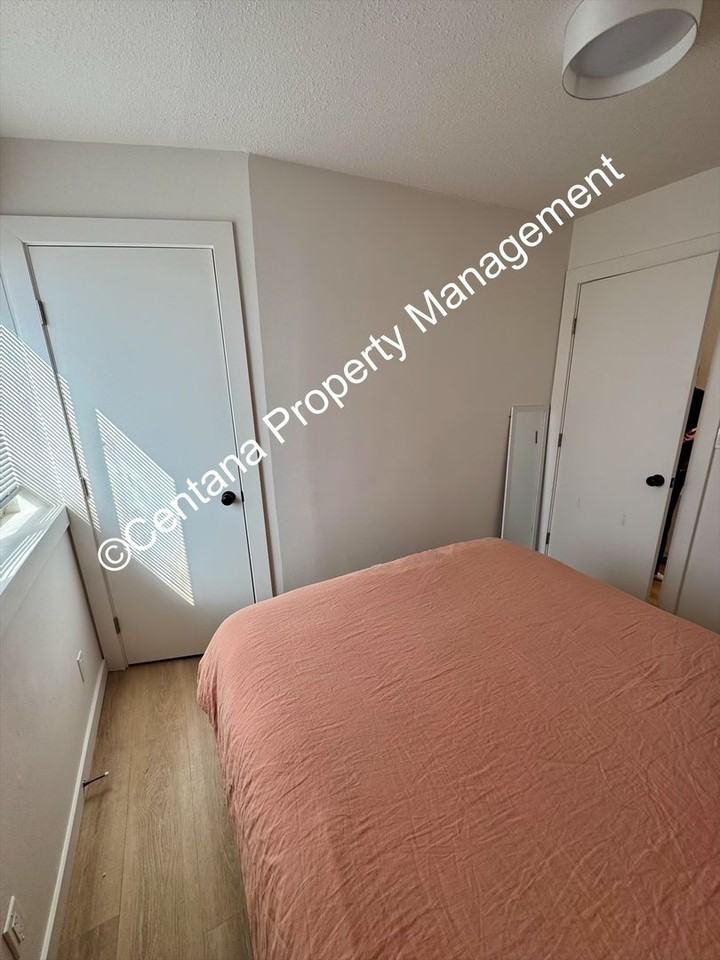 1948 Roberts Ave - Photo 5 of 16