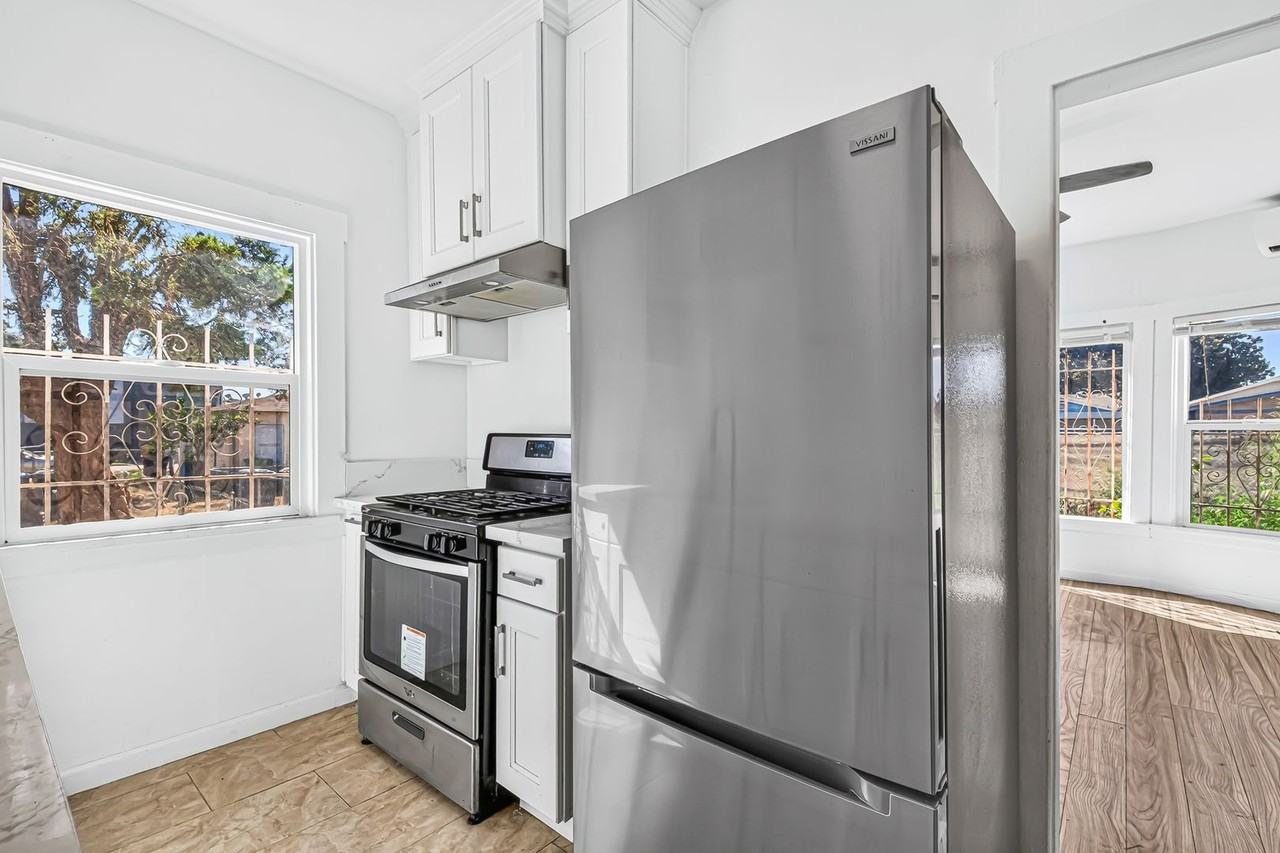 1331 W 19th St - Photo 6 of 20