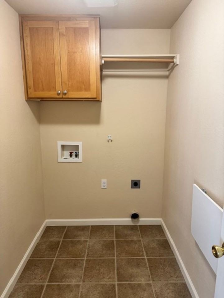7538 Larkfield Ln - Photo 4 of 16